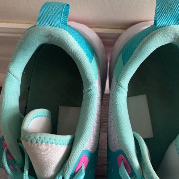 Nike React - Picture 3 of 7